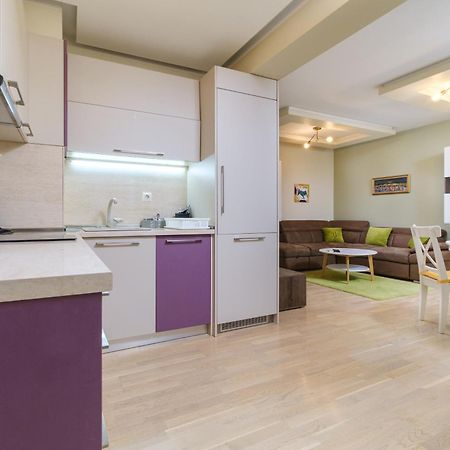 Riverside 2-Bedroom Apartment Plovdiv Bagian luar foto