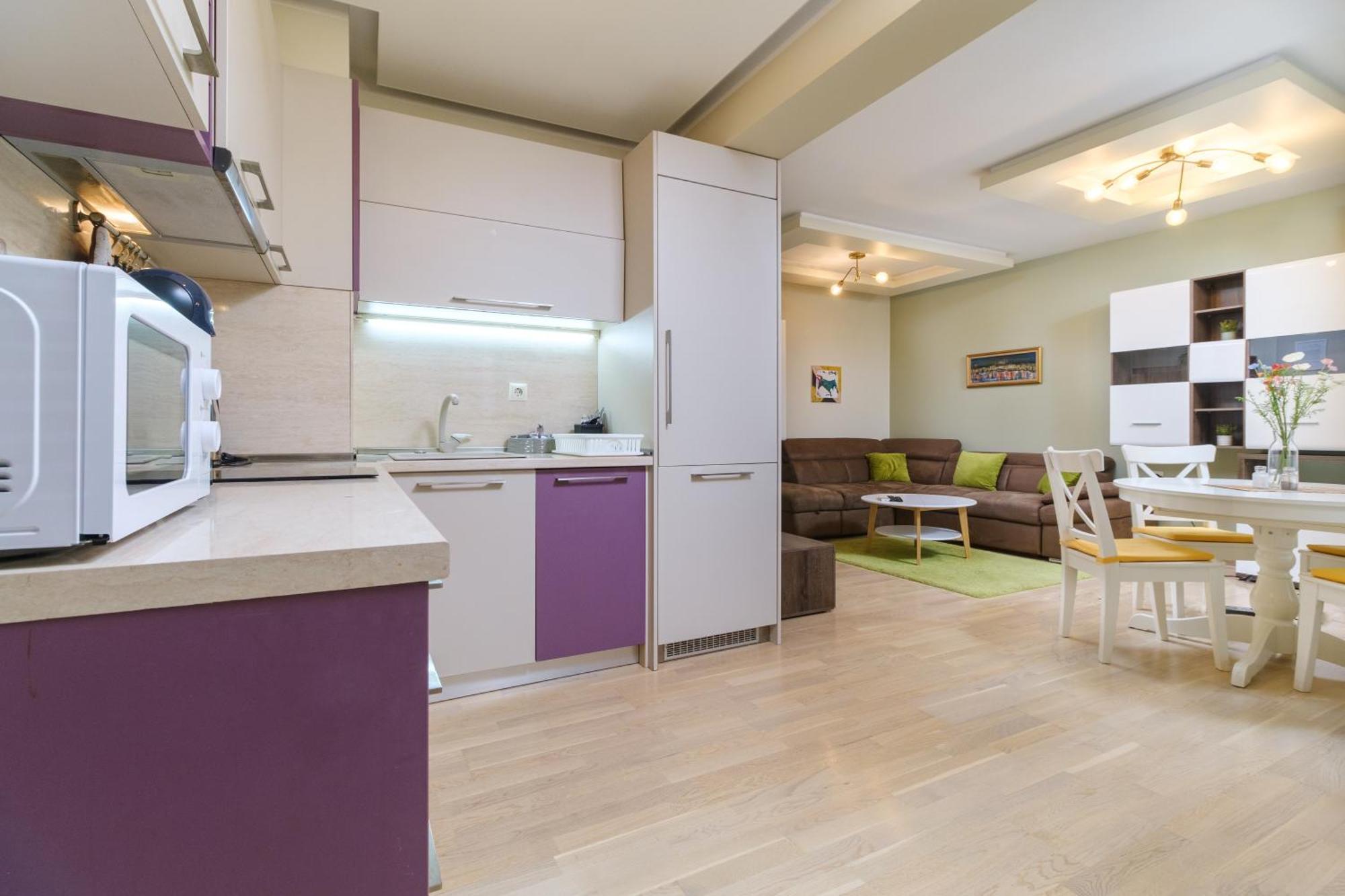 Riverside 2-Bedroom Apartment Plovdiv Bagian luar foto