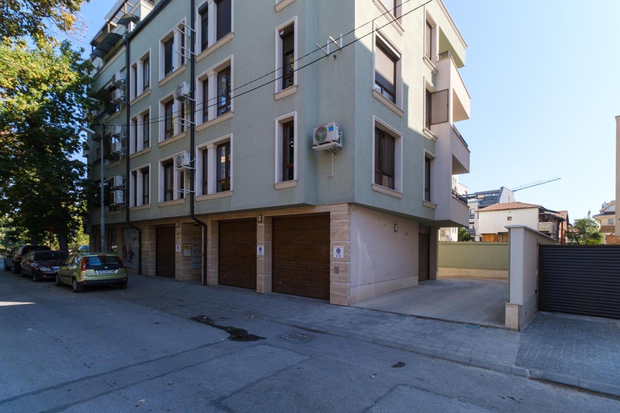 Riverside 2-Bedroom Apartment Plovdiv Bagian luar foto