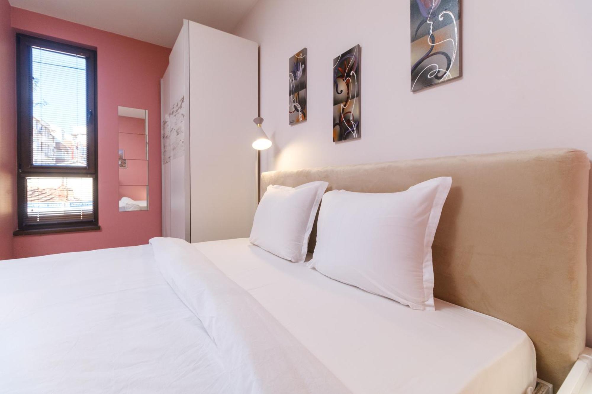 Riverside 2-Bedroom Apartment Plovdiv Bagian luar foto