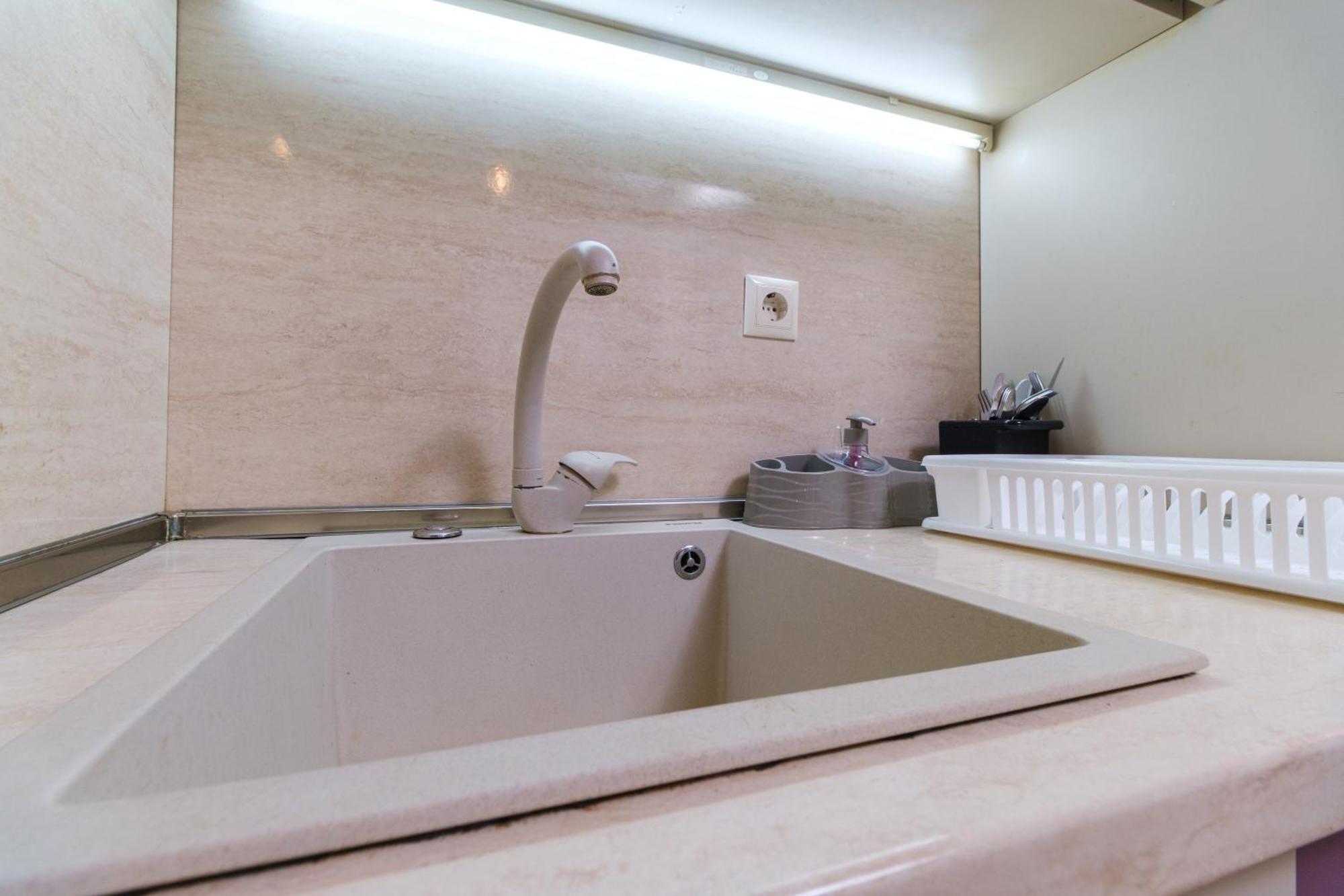 Riverside 2-Bedroom Apartment Plovdiv Bagian luar foto