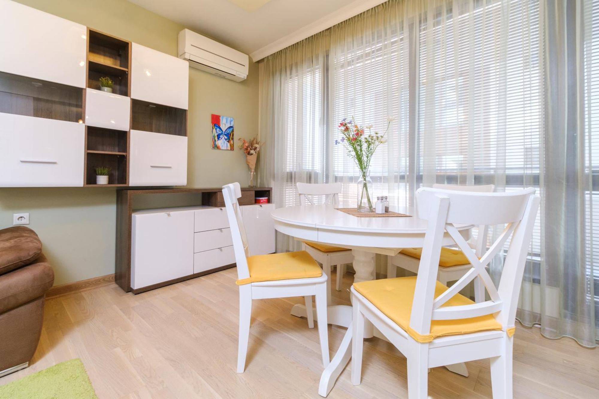 Riverside 2-Bedroom Apartment Plovdiv Bagian luar foto