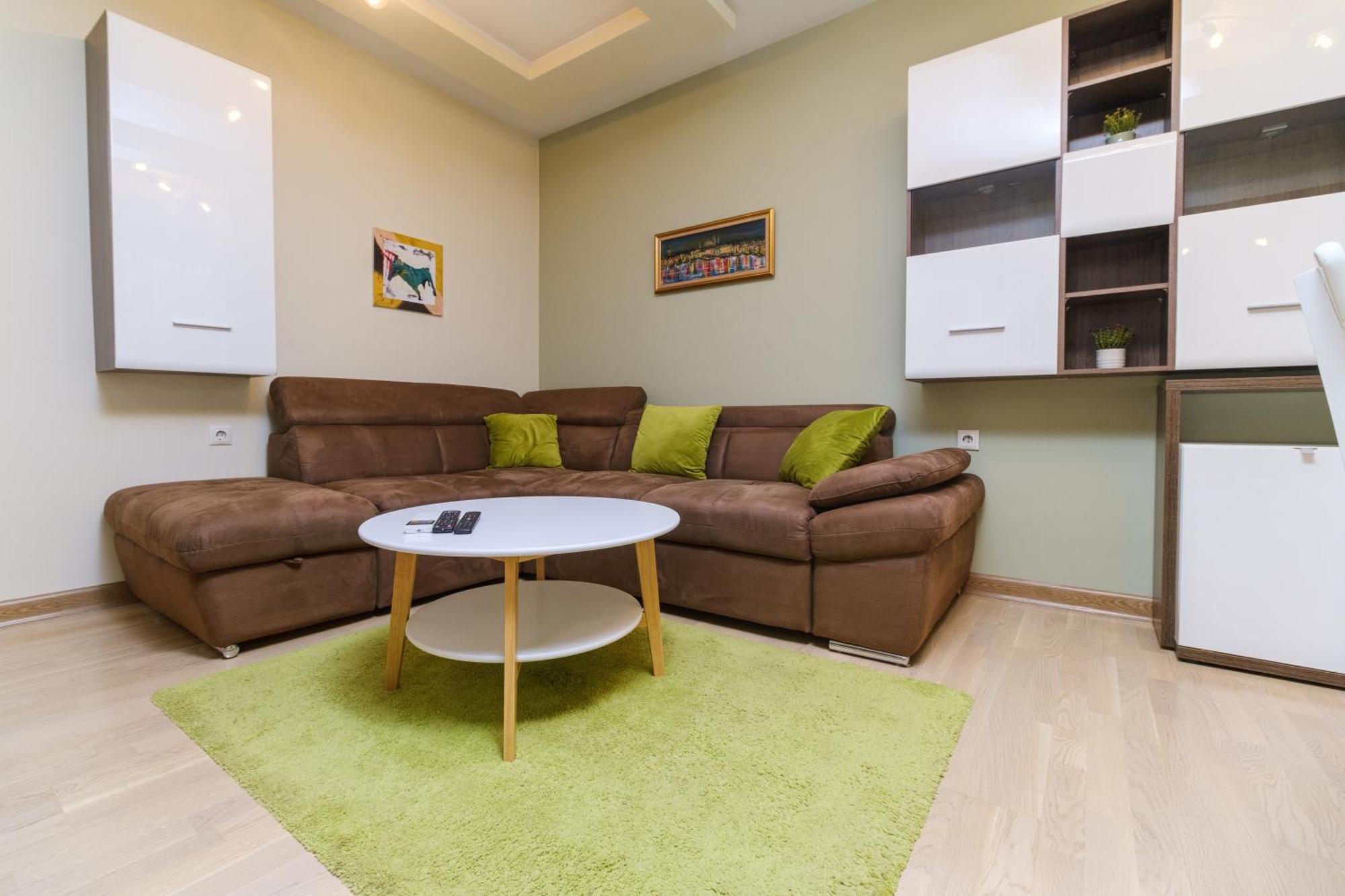 Riverside 2-Bedroom Apartment Plovdiv Bagian luar foto