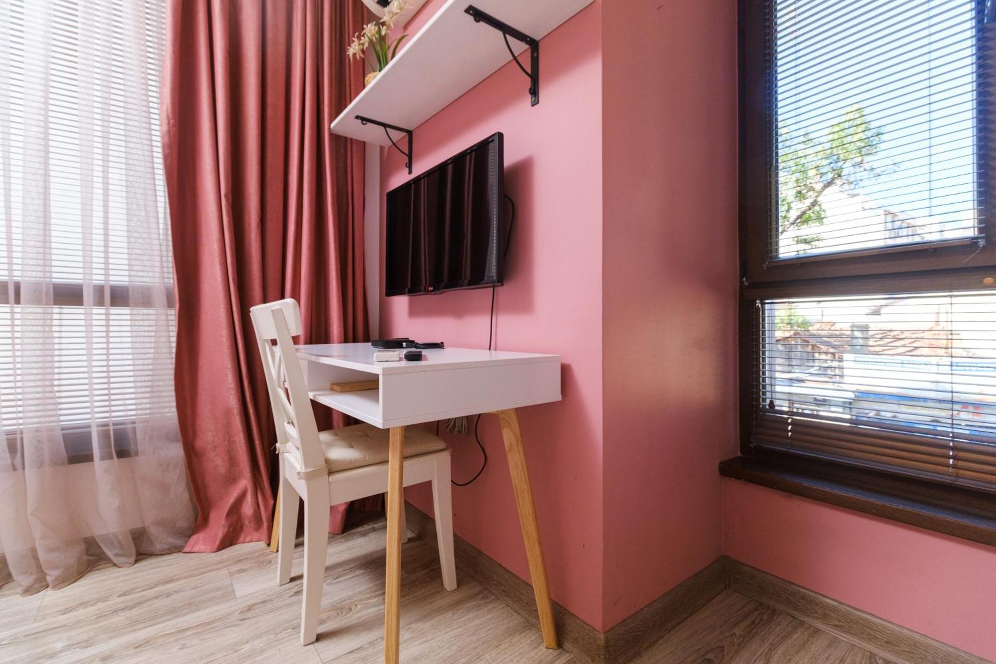 Riverside 2-Bedroom Apartment Plovdiv Bagian luar foto